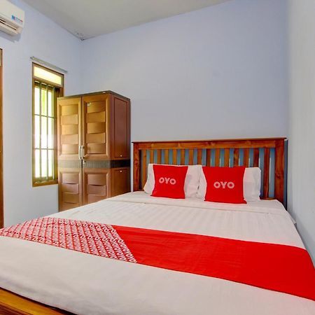 Super Oyo 93012 Griya Kencana Asri Syariah Lawean Exteriér fotografie