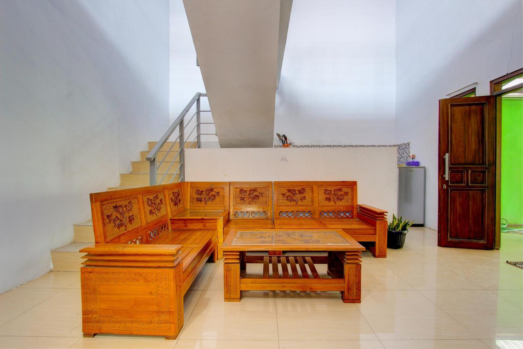 Super Oyo 93012 Griya Kencana Asri Syariah Lawean Exteriér fotografie