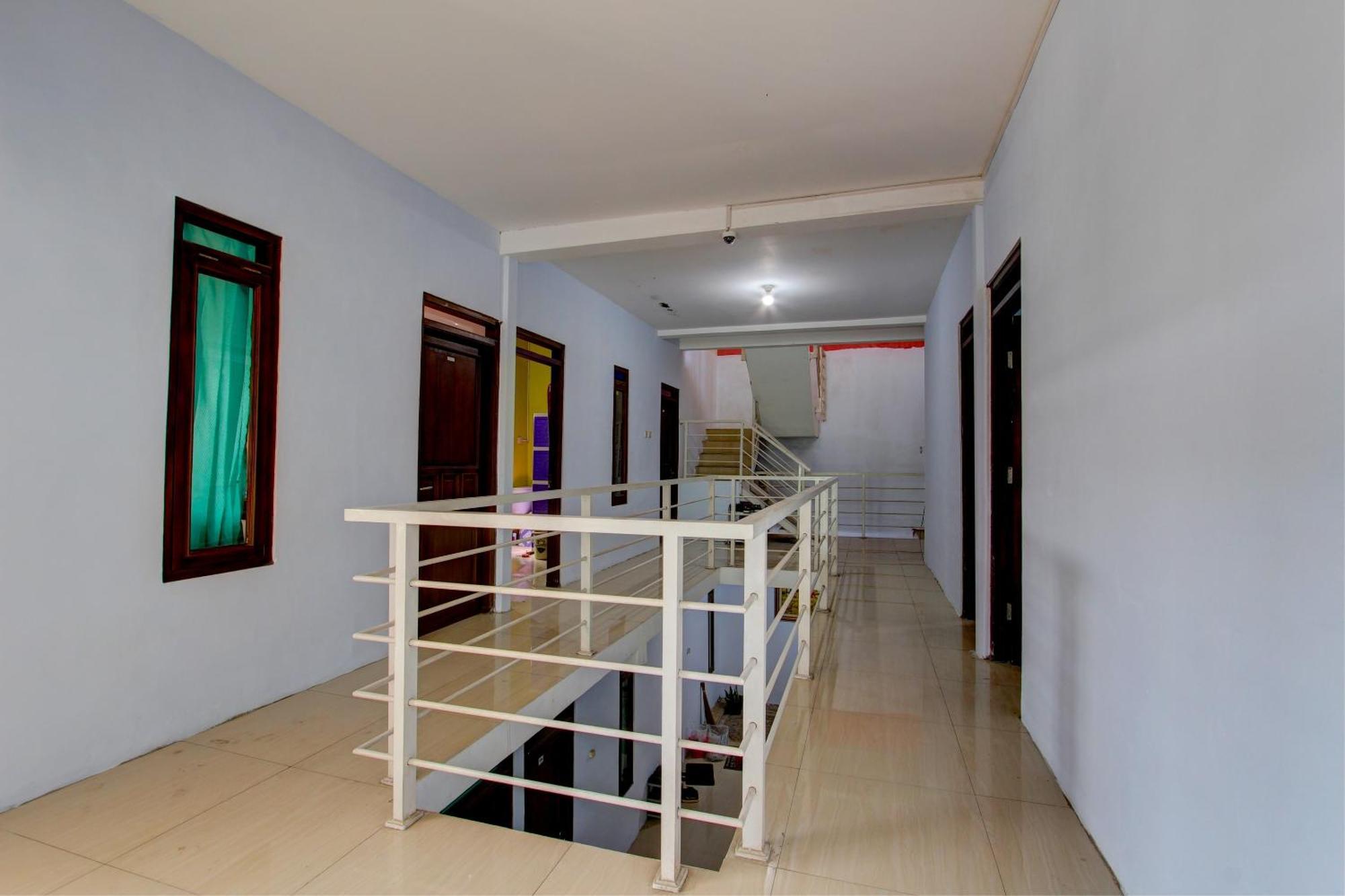 Super Oyo 93012 Griya Kencana Asri Syariah Lawean Exteriér fotografie