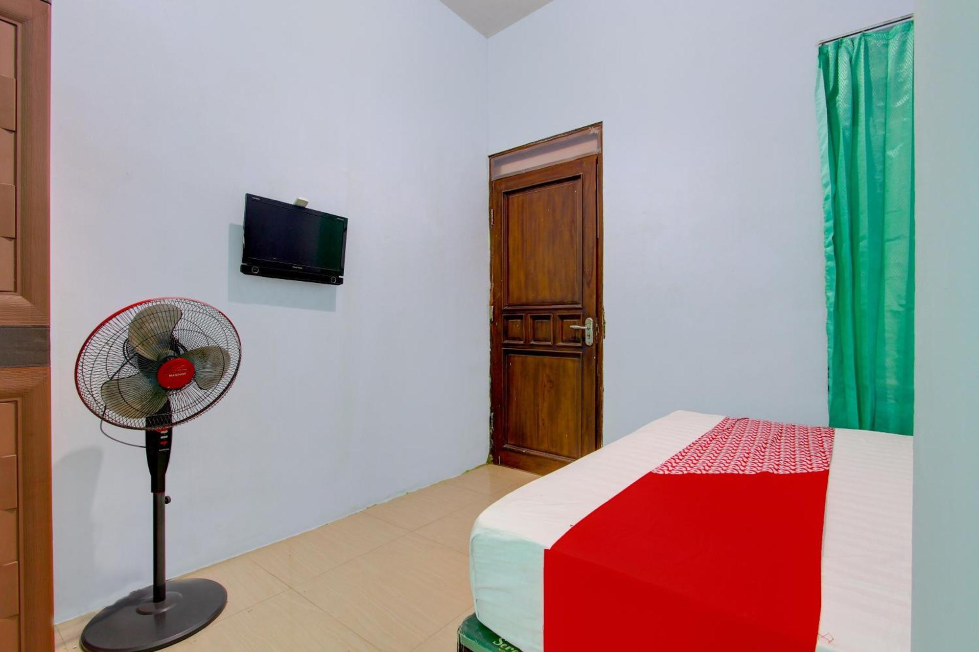 Super Oyo 93012 Griya Kencana Asri Syariah Lawean Exteriér fotografie