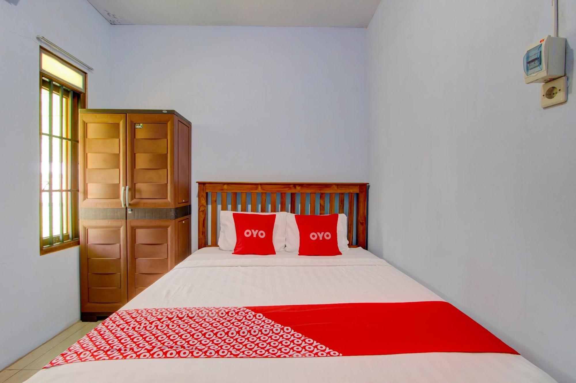 Super Oyo 93012 Griya Kencana Asri Syariah Lawean Exteriér fotografie