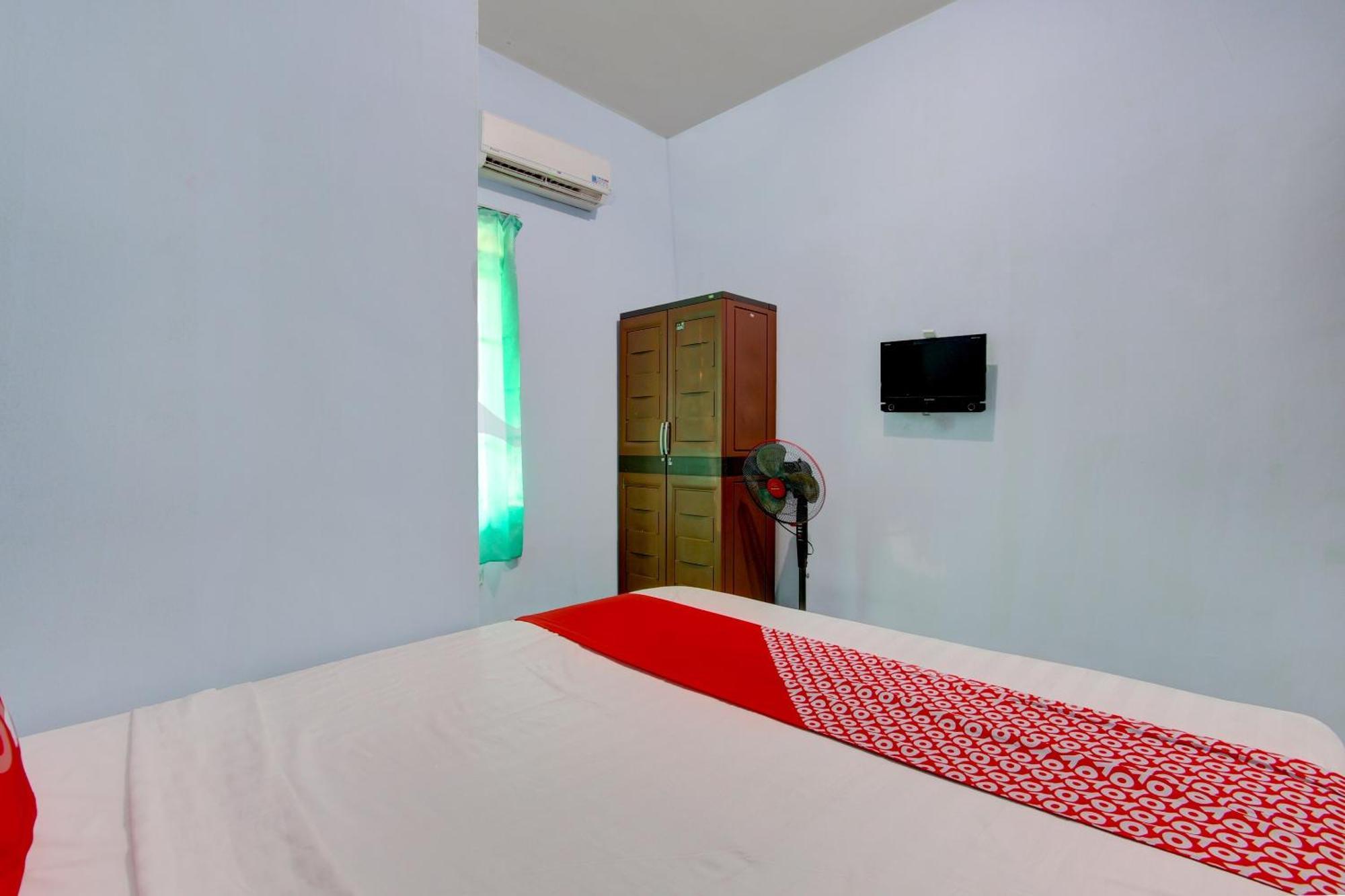 Super Oyo 93012 Griya Kencana Asri Syariah Lawean Exteriér fotografie